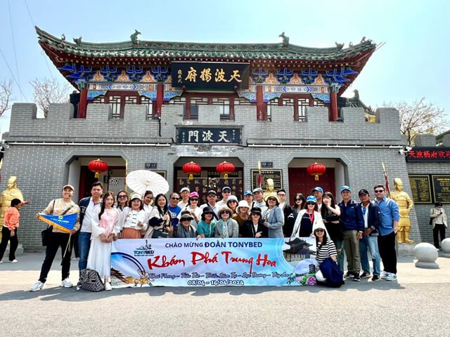 doan-tonybed-tham-quan-thien-ba-duong-phu
